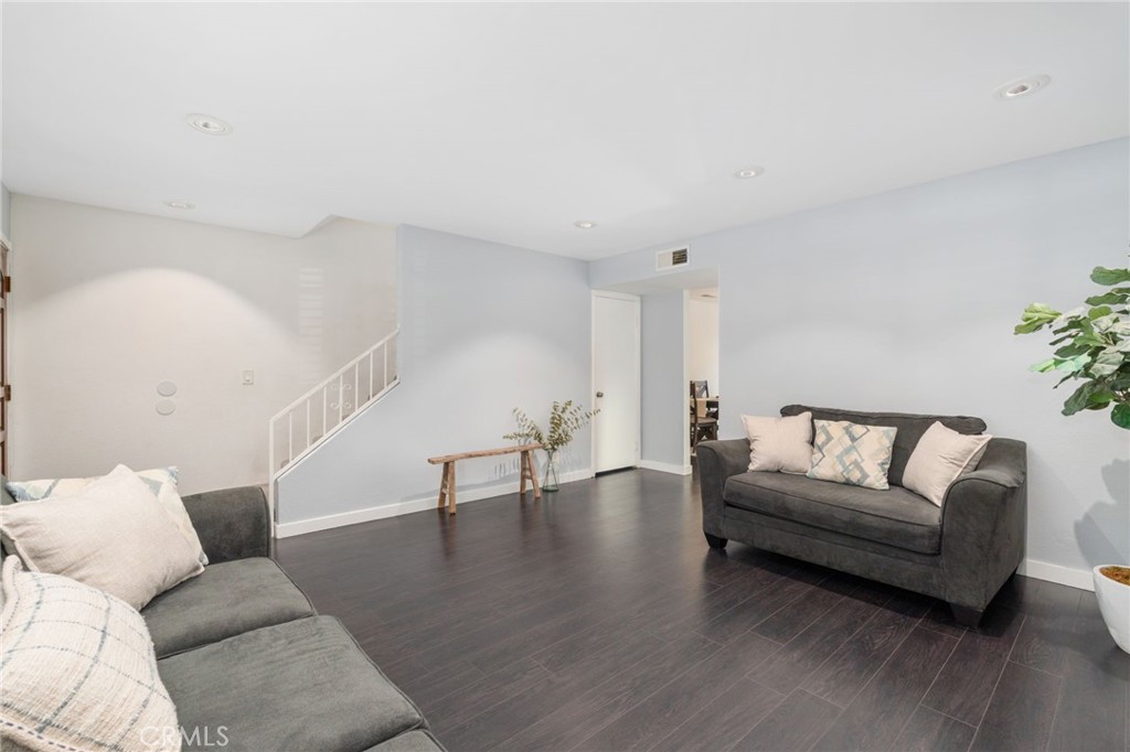 MLS #CV25226106 image #5