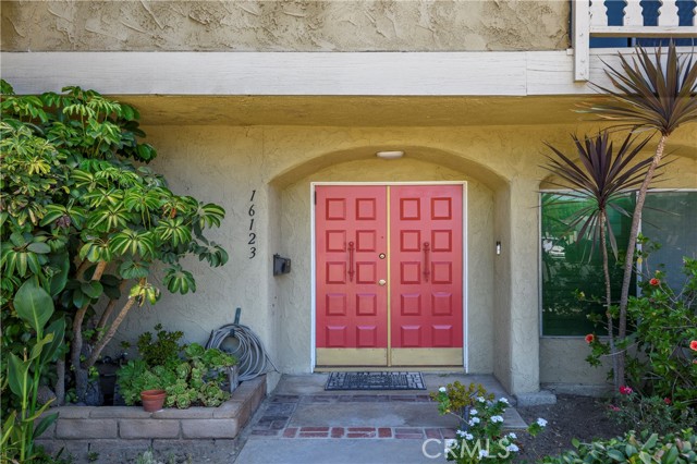 Detail Gallery Image 2 of 32 For 16123 Hartsook St, Encino,  CA 91436 - 4 Beds | 3/1 Baths