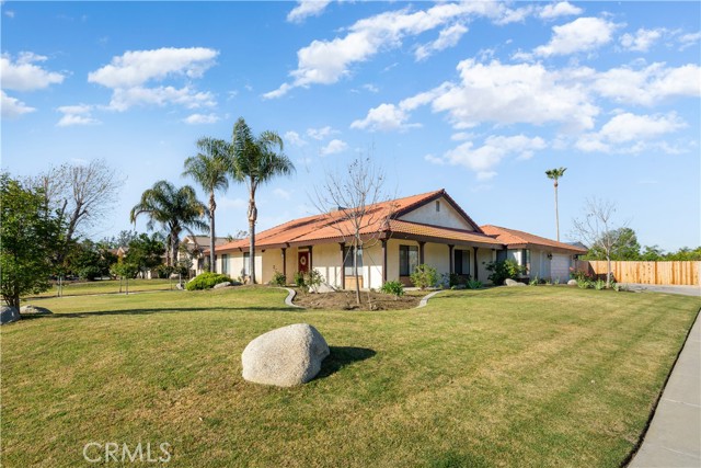 Detail Gallery Image 3 of 35 For 2119 Jenkins Rd, Bakersfield,  CA 93314 - 3 Beds | 2 Baths