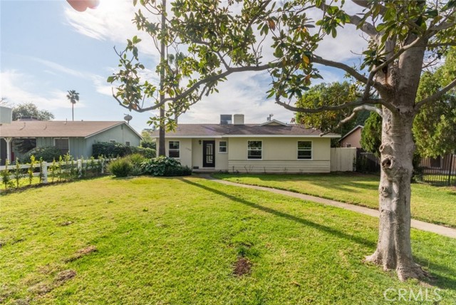Detail Gallery Image 3 of 53 For 17024 Sherman Way, Van Nuys,  CA 91406 - 3 Beds | 2 Baths