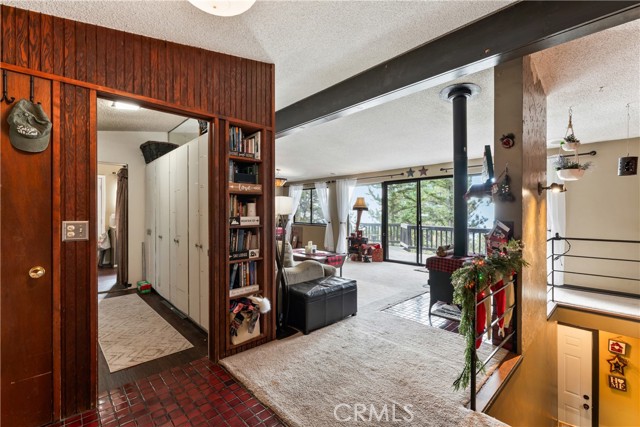 1944 Willow, Running Springs CA: https://media.crmls.org/medias/4b2bcc81-18e0-4a94-8280-e0e756daf866.jpg