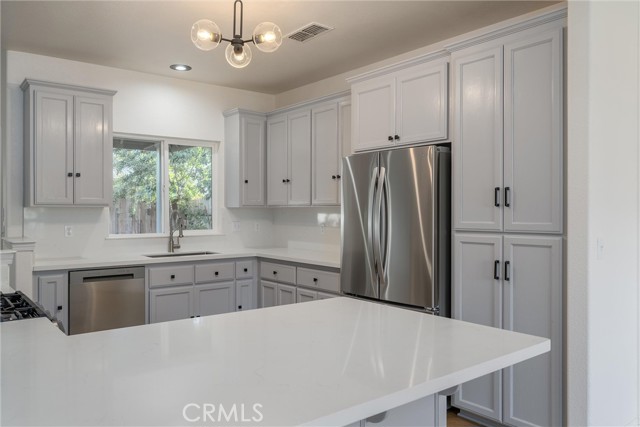 Detail Gallery Image 20 of 42 For 1560 Rue Francais, Chico,  CA 95973 - 3 Beds | 2 Baths