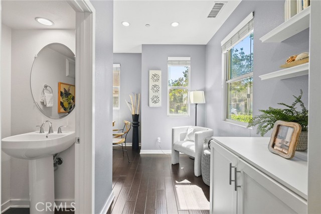 15 Clover, Lake Forest CA: https://media.crmls.org/medias/4b2d13b3-6f44-47a6-b56e-281419318c86.jpg