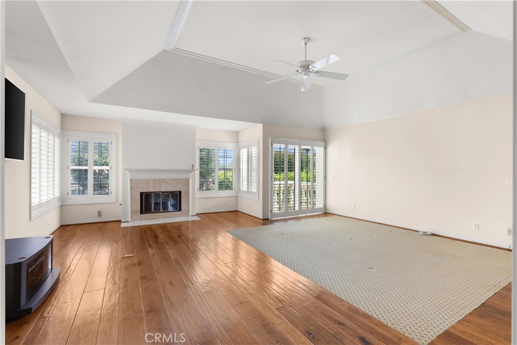 4b2e2542 3a12 4b41 A6fc 42447e3f5223