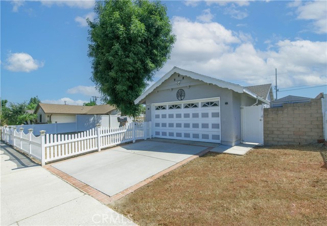 Detail Gallery Image 3 of 31 For 16420 Flanders St, Granada Hills,  CA 91344 - 3 Beds | 2 Baths