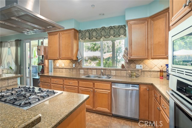 Detail Gallery Image 13 of 46 For 28300 Summertrail Pl, Highland,  CA 92346 - 4 Beds | 2/1 Baths