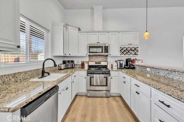 Detail Gallery Image 10 of 42 For 5947 Lupine Ave, Twentynine Palms,  CA 92277 - 4 Beds | 2 Baths