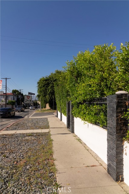 14356 Greenleaf Street, Sherman Oaks CA: https://media.crmls.org/medias/4b31e692-e49c-4837-a9a0-f75e7c0a82b1.jpg
