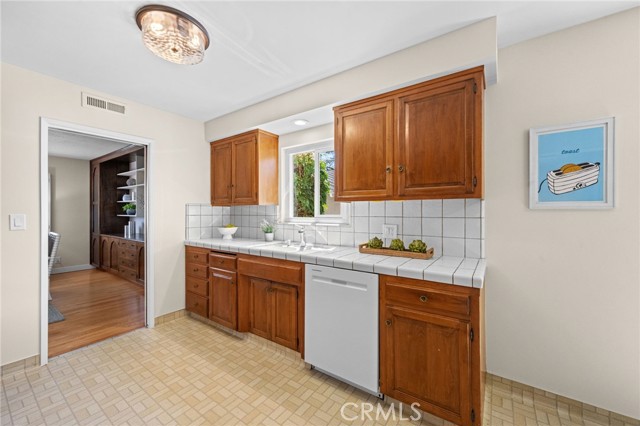 Detail Gallery Image 24 of 64 For 939 W Orange Rd, Santa Ana,  CA 92706 - 3 Beds | 2 Baths