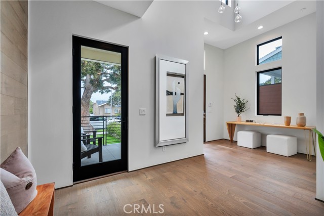 332 Avenue E, Redondo Beach, California 90277, 5 Bedrooms Bedrooms, ,6 BathroomsBathrooms,Residential,For Sale,Avenue E,SB26070979
