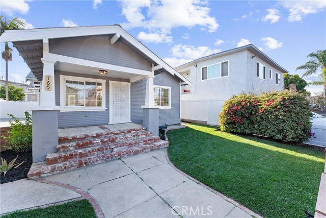 765 Loma Avenue, Long Beach CA: https://media.crmls.org/medias/4b330111-adb0-4fac-ac0f-10eab4e3448a.jpg