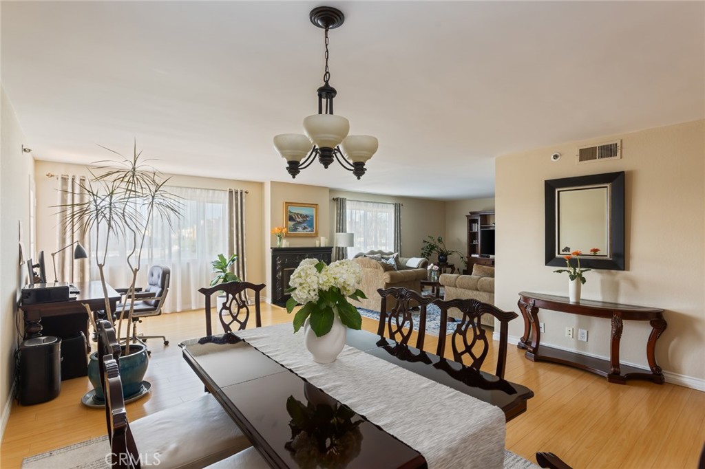 726 Elm Avenue #404