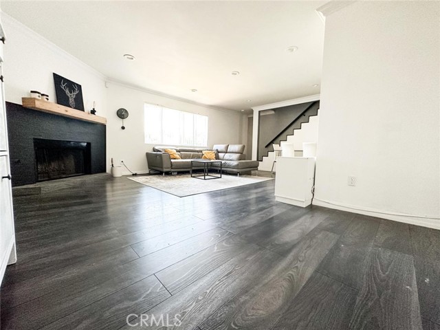 6438 Hazeltine Avenue, 2 photo 5
