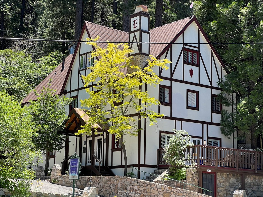 https://media.crmls.org/medias/4b33bfcc-86f0-401d-83ab-de1daaf88158.jpg?preset=X-Large