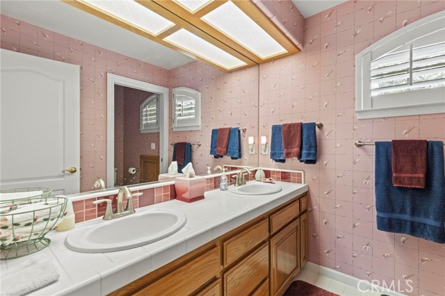 668 Gabriel Avenue, Yuba City CA: https://media.crmls.org/medias/4b343e59-c64c-44a6-b728-12dfcad1c574.jpg