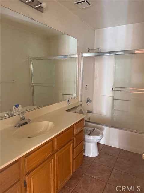 Detail Gallery Image 12 of 25 For 12590 High Desert, Victorville,  CA 92392 - 4 Beds | 2 Baths