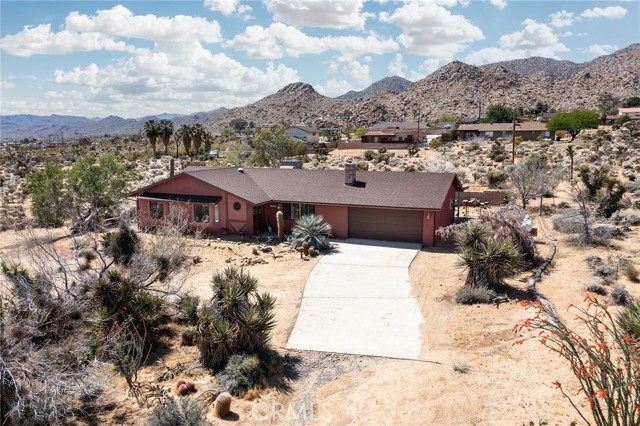 Detail Gallery Image 1 of 36 For 61261 Onaga Trl, Joshua Tree,  CA 92252 - 3 Beds | 2 Baths