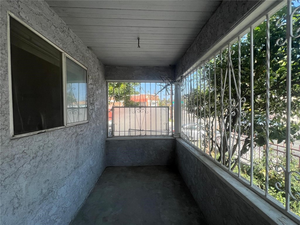 Detail Gallery Image 18 of 20 For 3033 N Main St, Los Angeles,  CA 90031 - 3 Beds | 1 Baths