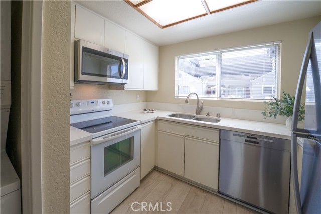 5 Elmbrook, Aliso Viejo CA: https://media.crmls.org/medias/4b3560d0-f6c2-44b4-81a7-b2312cb6a818.jpg