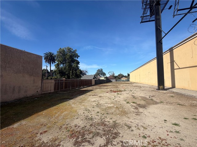 Detail Gallery Image 4 of 4 For 949 Garey Ave, Pomona,  CA 91768 - – Beds | – Baths