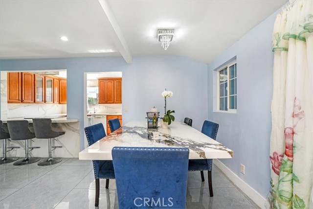 Detail Gallery Image 14 of 58 For 15330 Hart St, Van Nuys,  CA 91406 - 4 Beds | 4 Baths