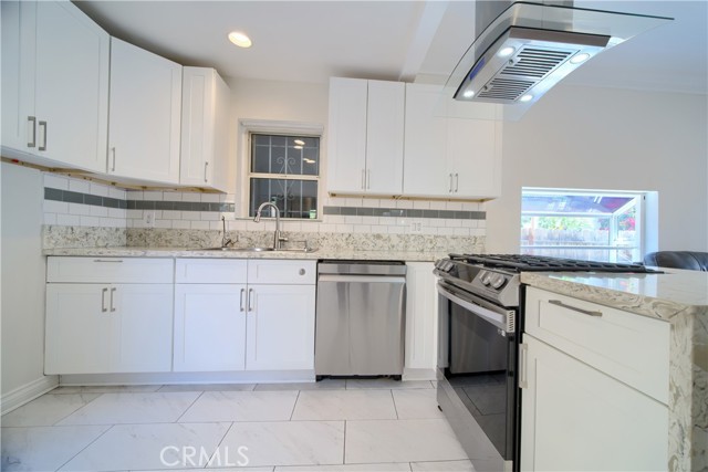 Detail Gallery Image 18 of 30 For 624 Cedar Ave, Long Beach,  CA 90802 - 4 Beds | 2 Baths