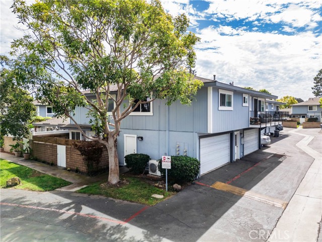 Detail Gallery Image 5 of 52 For 16396 Vista Roma, Huntington Beach,  CA 92649 - 2 Beds | 1 Baths