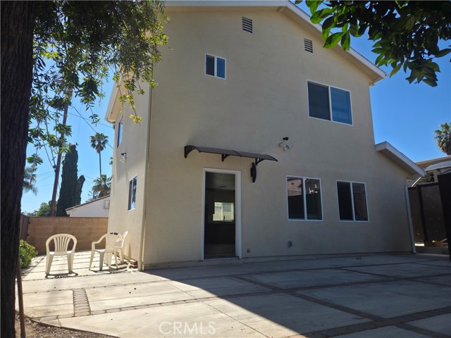 Detail Gallery Image 2 of 18 For 8644 N Corbin Ave, Northridge,  CA 91324 - 3 Beds | 3 Baths