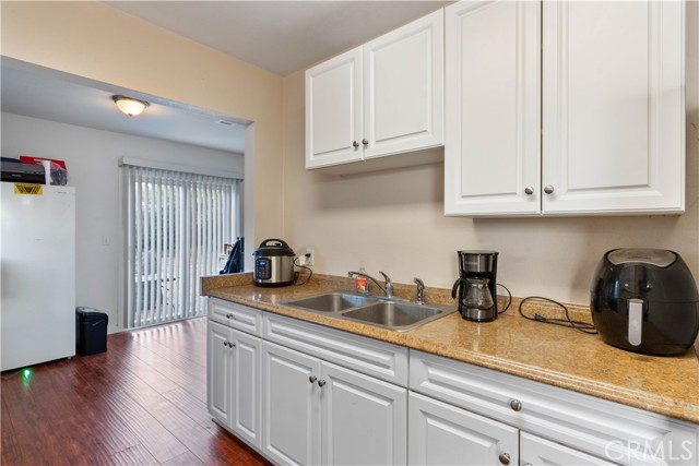 Detail Gallery Image 10 of 33 For 4686 Dewey Ave, Riverside,  CA 92506 - 2 Beds | 1 Baths