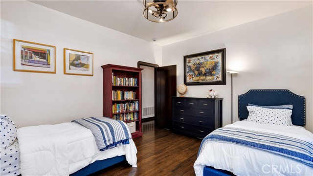 Detail Gallery Image 50 of 69 For 2042 N Ross St, Santa Ana,  CA 92706 - 3 Beds | 2/1 Baths