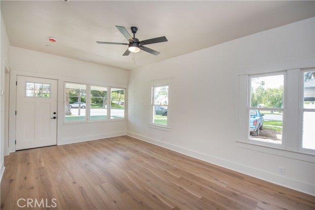 Detail Gallery Image 11 of 26 For 1107 W Grand Ave, Corona,  CA 92882 - 2 Beds | 1/1 Baths