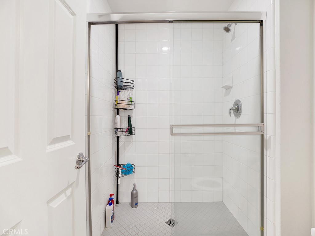 https://media.crmls.org/medias/4b361f86-e4df-4404-a14b-8fbee0510a8e.jpg?preset=X-Large
