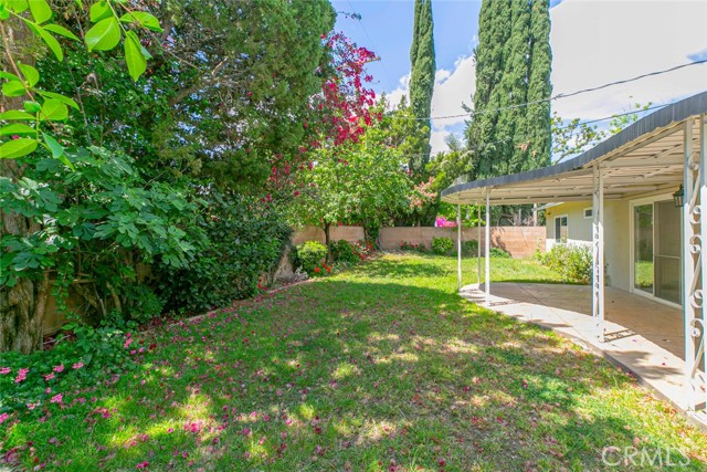 22504 Hartland St, West Hills CA: https://media.crmls.org/medias/4b36d8af-25e0-4dda-bf5a-89b226afda3e.jpg
