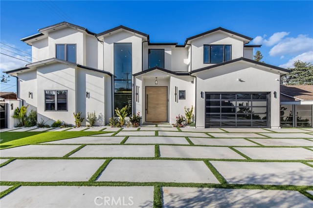 Detail Gallery Image 2 of 75 For 22745 Califa St, Woodland Hills,  CA 91367 - 5 Beds | 4 Baths