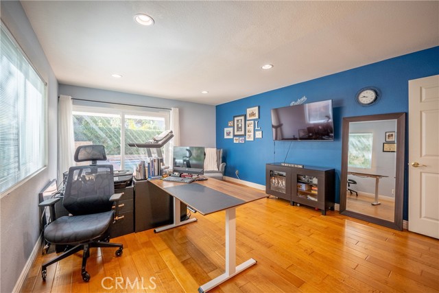 18822 Salt Lake, Porter Ranch CA: https://media.crmls.org/medias/4b377f0f-011e-4c07-9ac6-ac3bf051cff4.jpg