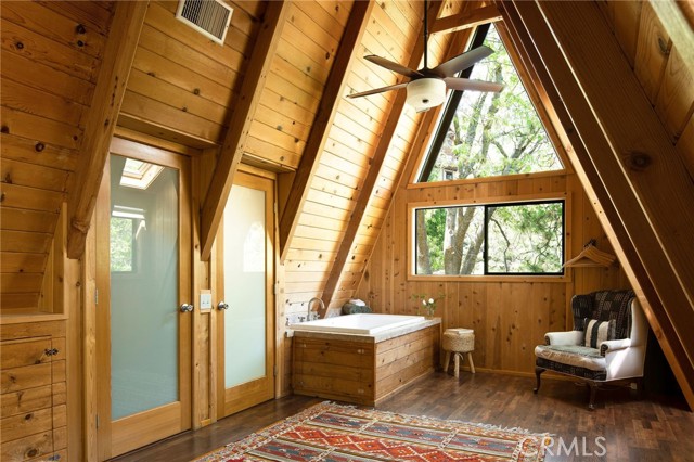 Detail Gallery Image 15 of 27 For 27580 N Bay Rd, Lake Arrowhead,  CA 92352 - 2 Beds | 2 Baths