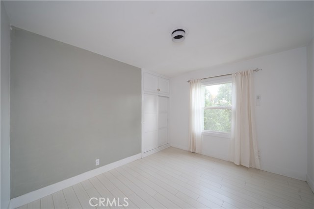 Detail Gallery Image 13 of 18 For 22149 Victory Bld, Woodland Hills,  CA 91303 - 3 Beds | 3 Baths