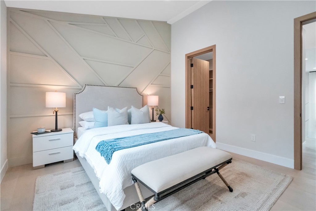 https://media.crmls.org/medias/4b381ec5-124d-4812-b6ff-4eca1c86468f.jpg?preset=X-Large
