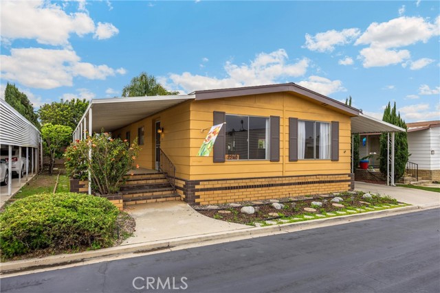 2240 Lake Glen Dr, La Habra CA: https://media.crmls.org/medias/4b38b2ac-36e3-466a-bd21-01ddfb264561.jpg