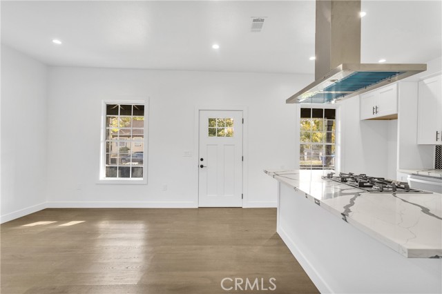 Detail Gallery Image 4 of 25 For 3635 Locust St, Riverside,  CA 92501 - 4 Beds | 2 Baths