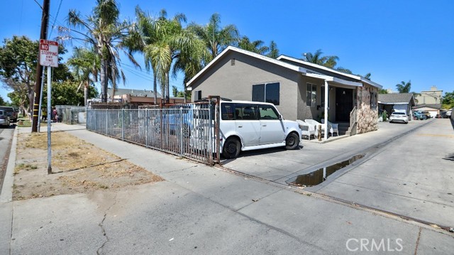 Detail Gallery Image 7 of 9 For 201 N Susan St, Santa Ana,  CA 92703 - – Beds | – Baths