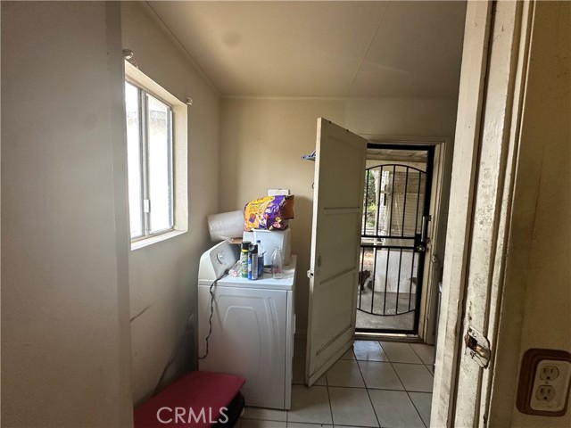 4657 Fisher Street, Los Angeles CA: https://media.crmls.org/medias/4b39629b-bd67-4fe9-8830-9d2923357599.jpg