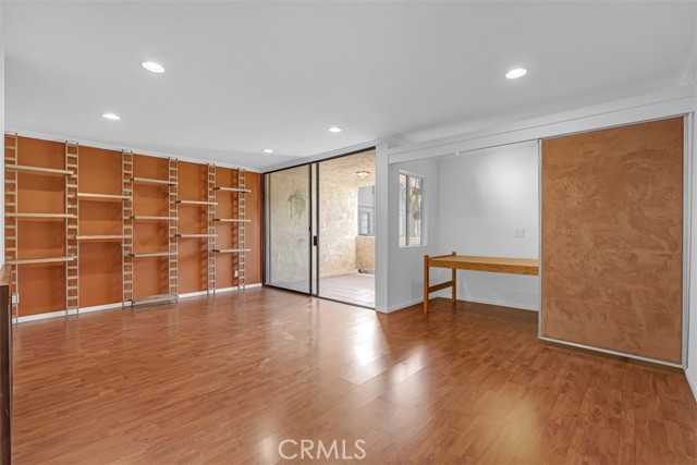 65 N Allen Avenue, Pasadena CA: https://media.crmls.org/medias/4b3982b0-e9b3-40a4-8358-f43512bdab68.jpg