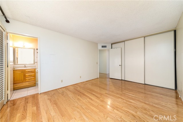 13143 Crowley Street, Arleta CA: https://media.crmls.org/medias/4b399e66-db20-4e03-8fe6-6ff4d255969a.jpg