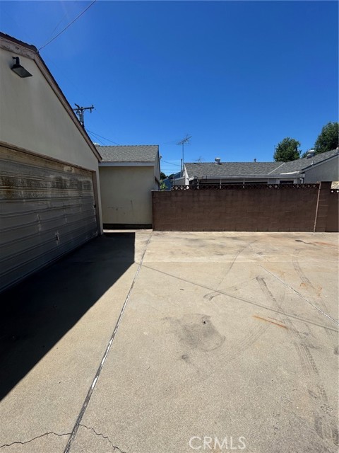 11818 Graystone, Norwalk CA: https://media.crmls.org/medias/4b39e13f-b37a-4d5d-a647-582ba1274bef.jpg