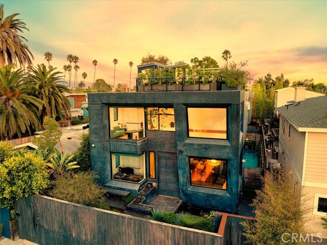 Detail Gallery Image 59 of 62 For 750 California Ave, Venice,  CA 90291 - 4 Beds | 4 Baths