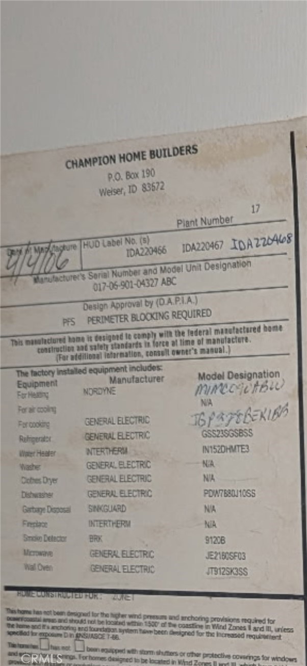 https://media.crmls.org/medias/4b3aaed2-1eea-4c49-80a1-54acbbd05854.jpg?preset=X-Large