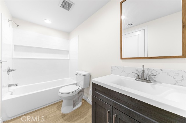 5639 N Huntington Drive, Los Angeles CA: https://media.crmls.org/medias/4b3bbdd6-0ca2-4eff-98a0-cf279faadd26.jpg