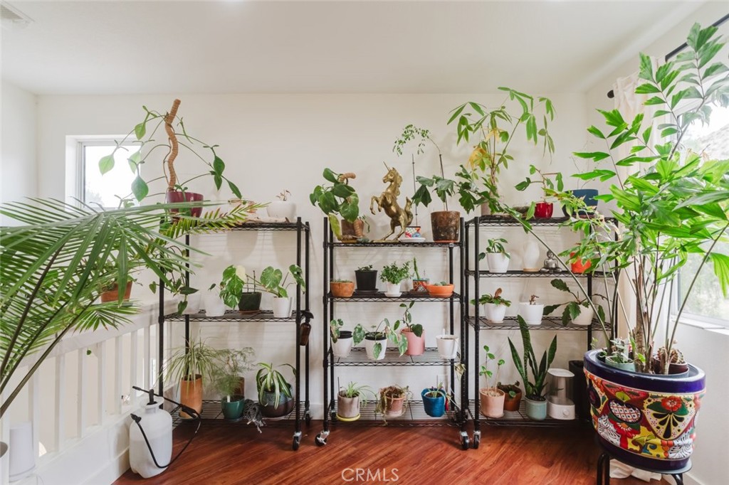 https://media.crmls.org/medias/4b3c6102-671c-4fec-9233-7bdd05400c7d.jpg?preset=X-Large