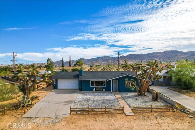 Detail Gallery Image 3 of 67 For 61475 Alta Vista Dr, Joshua Tree,  CA 92252 - 2 Beds | 2 Baths